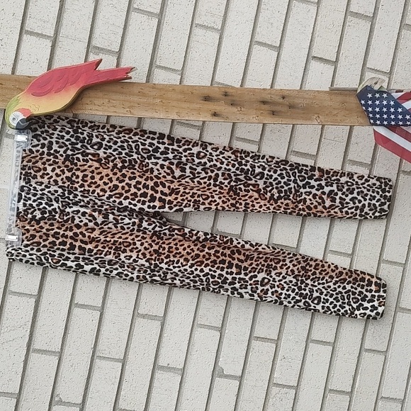 in love with Derek Pants - Leopard Leggings